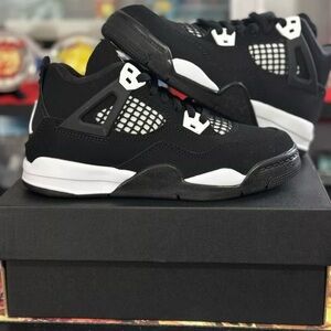 Jordan 4 White Thunder